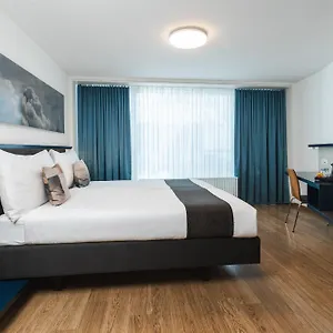 Bristol 3*, Zürih İsviçre